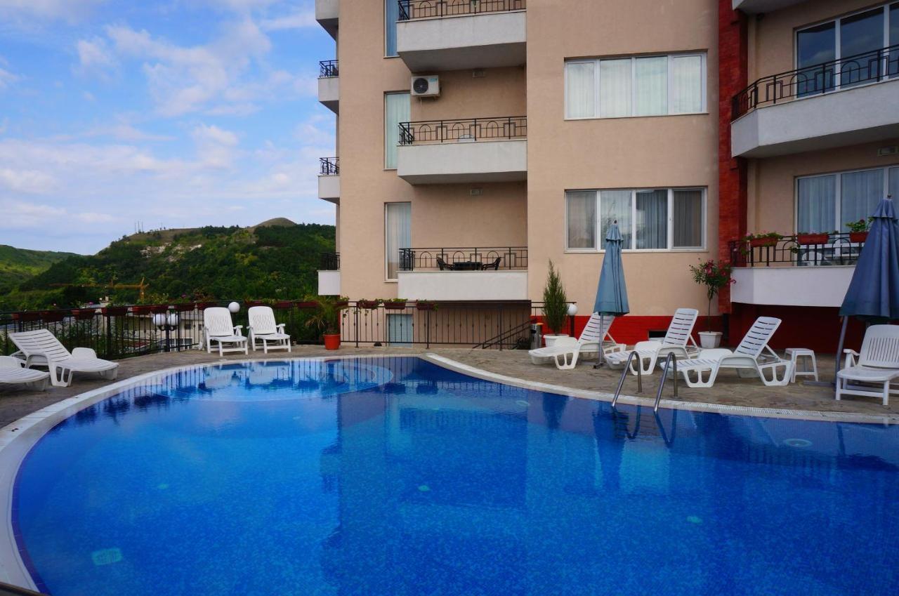 Апартаменти Свети Георги - Saint George Apartments Kavarna Buitenkant foto