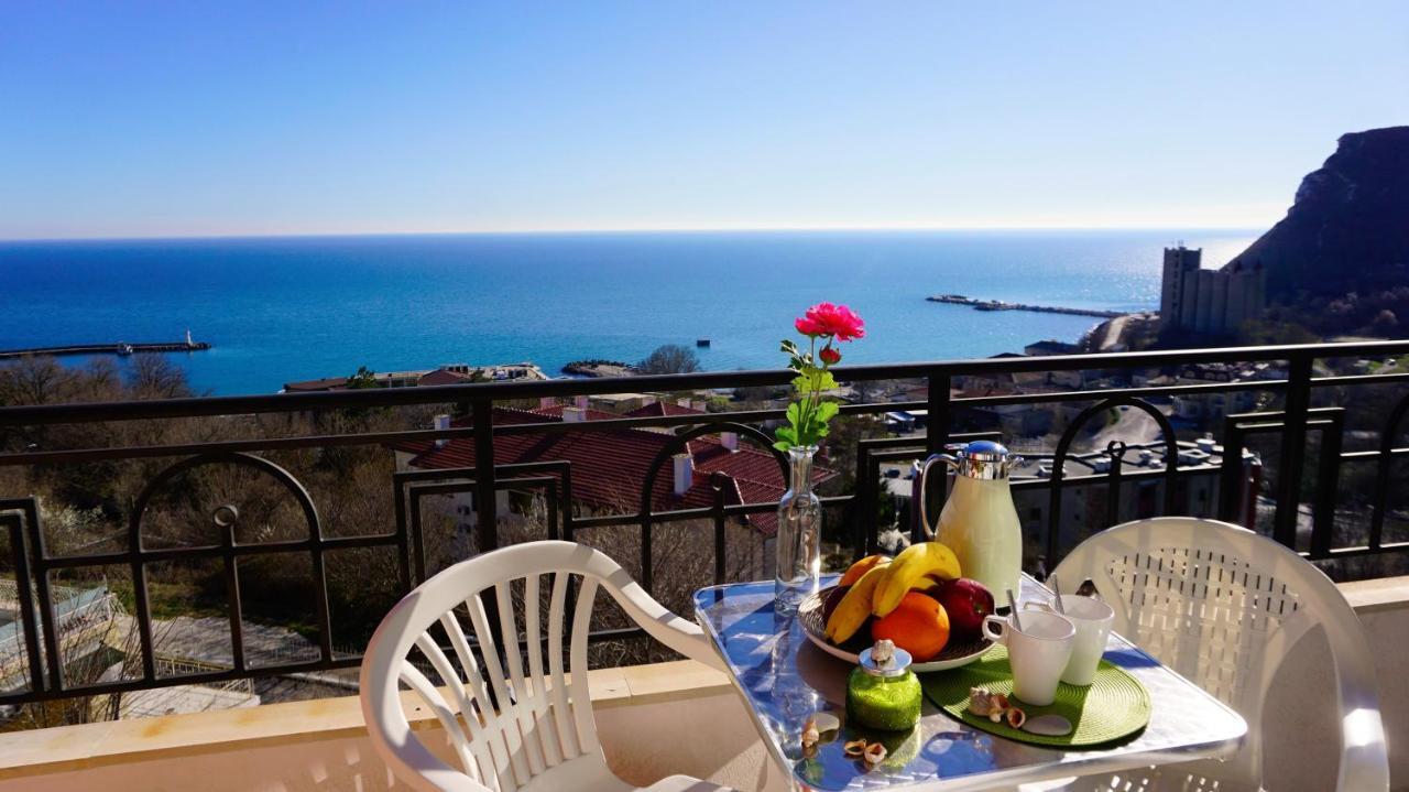 Апартаменти Свети Георги - Saint George Apartments Kavarna Buitenkant foto