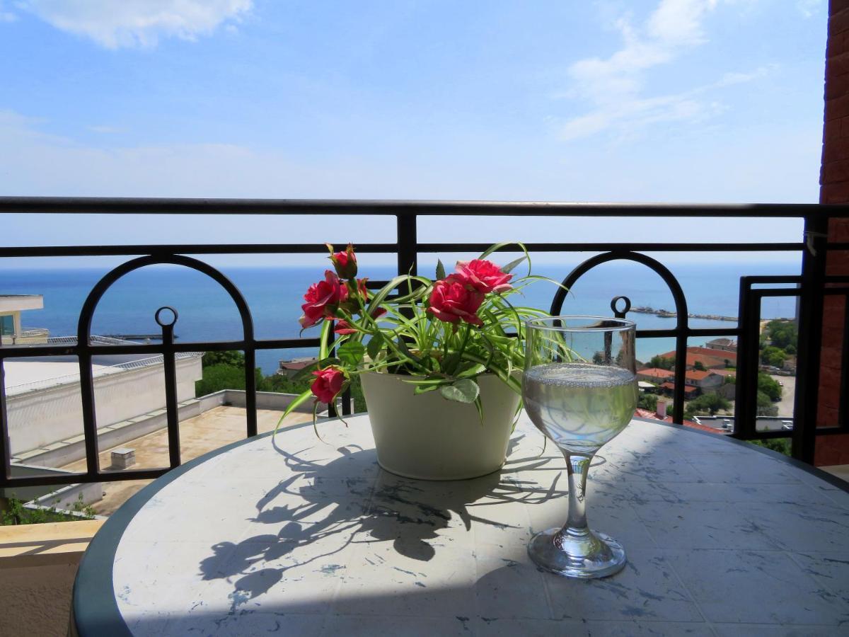Апартаменти Свети Георги - Saint George Apartments Kavarna Buitenkant foto
