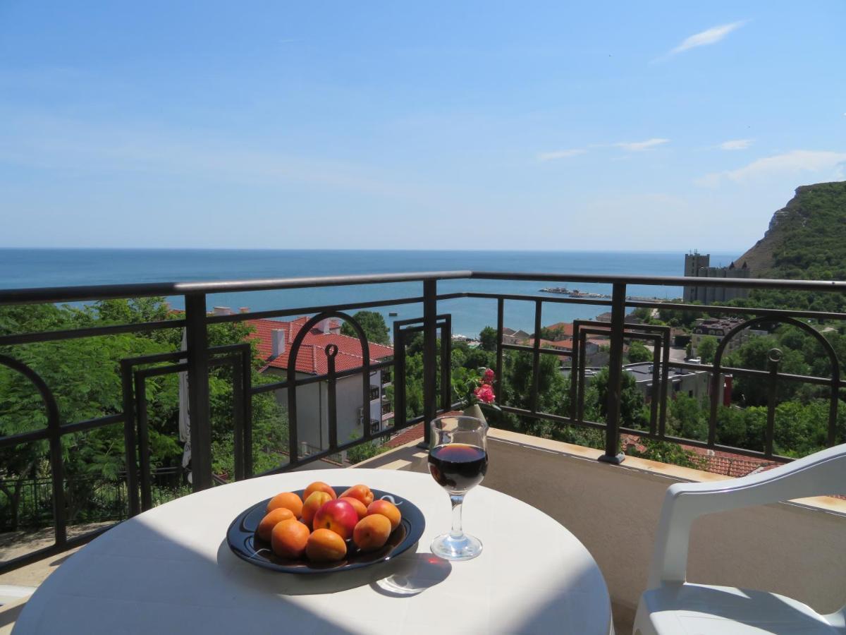Апартаменти Свети Георги - Saint George Apartments Kavarna Buitenkant foto