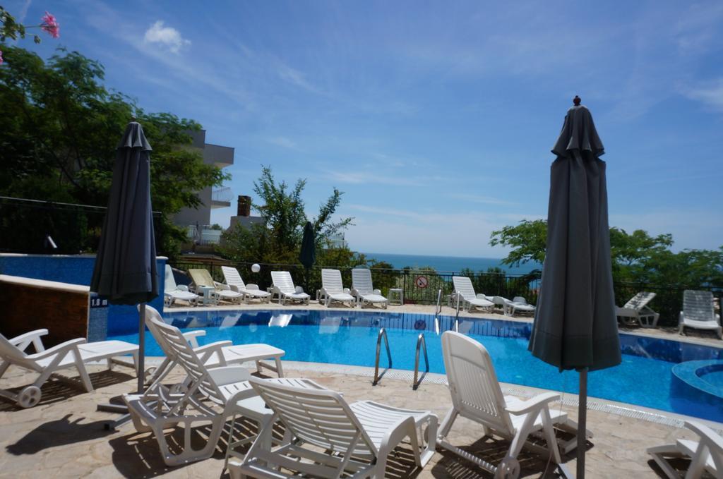 Апартаменти Свети Георги - Saint George Apartments Kavarna Buitenkant foto