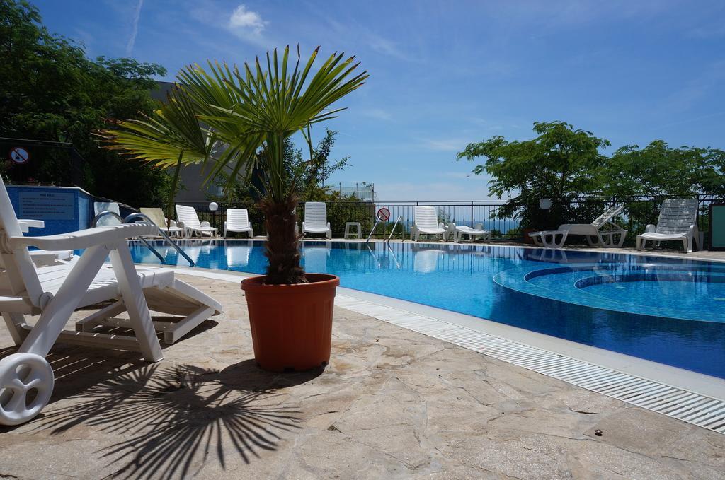 Апартаменти Свети Георги - Saint George Apartments Kavarna Buitenkant foto